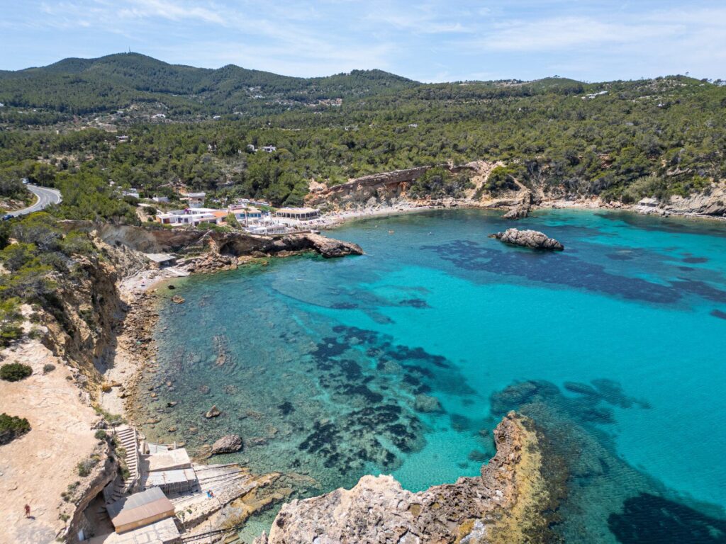 Cala Xarraca: aguas cristalinas y poca gente